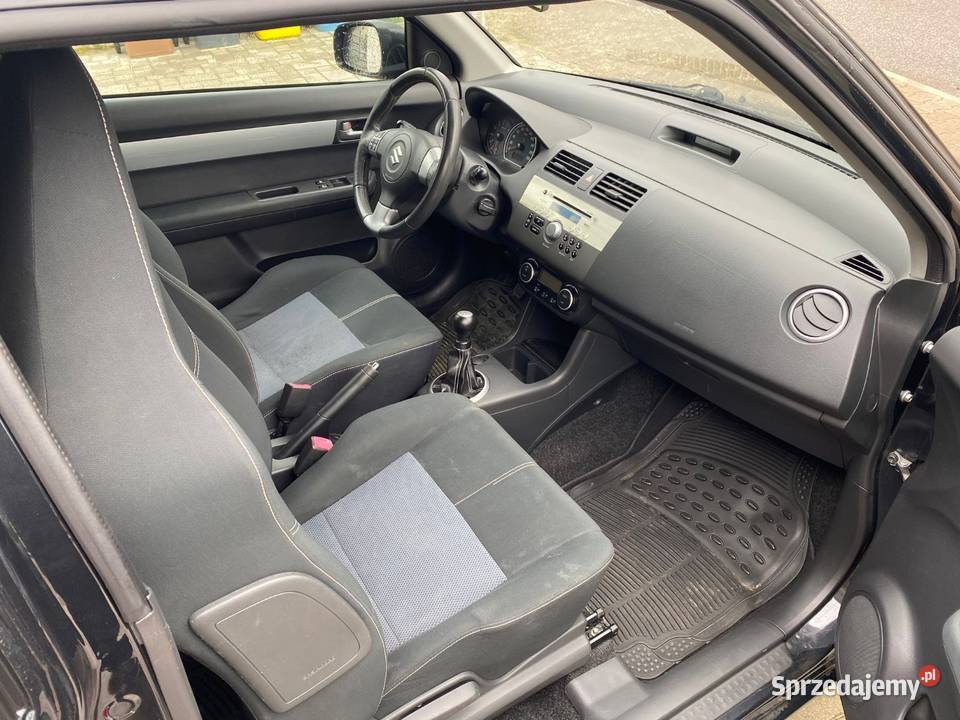 Suzuki Swift 13 L benzyna 2010 aluminiowe felgi Kępno