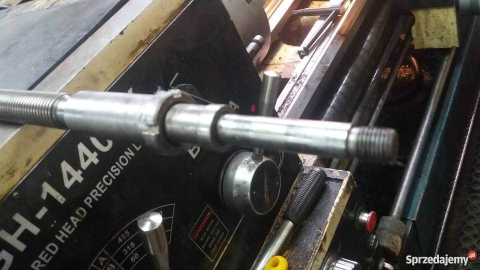 Śruba pociągowa podłużna tokarki TUR 50 Syców
