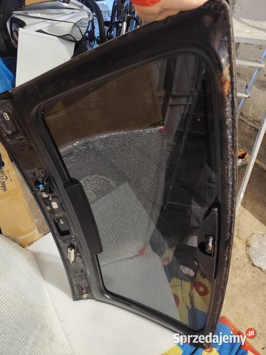 Szyba z ramką do klapy tył bmw E39 kombi Wolsztyn