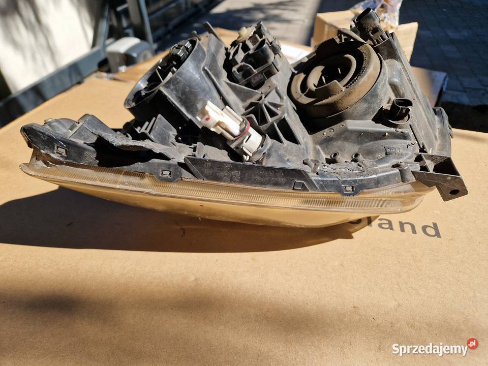 Lampa przednia Toyota Avensis T25 osobowe mazowieckie Piaseczno