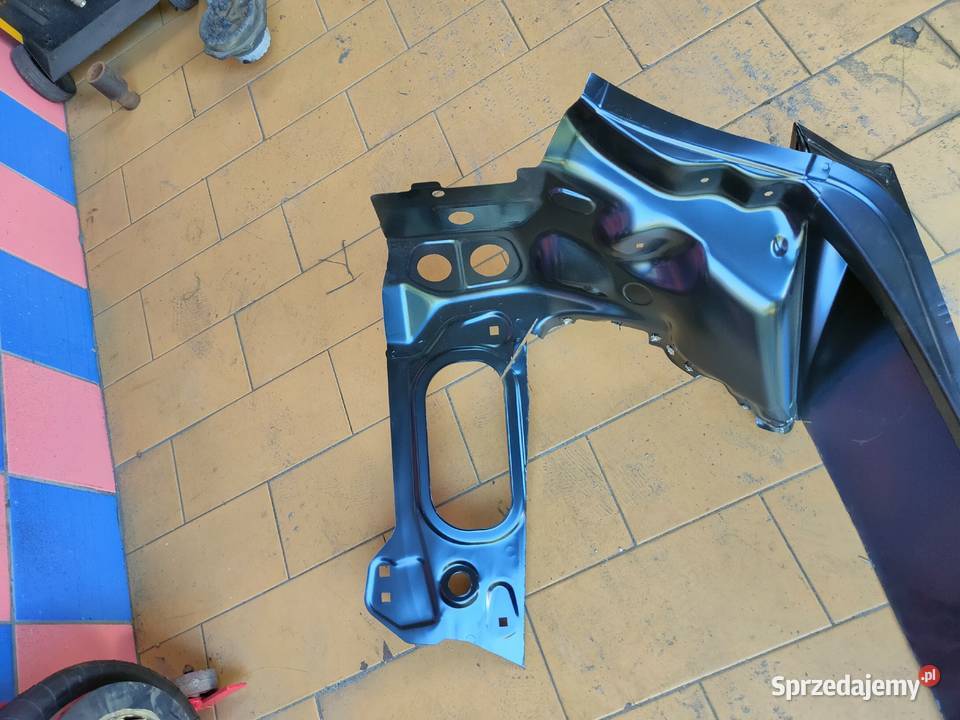 Słupek lewy tył sedan audi a4b9 Płock