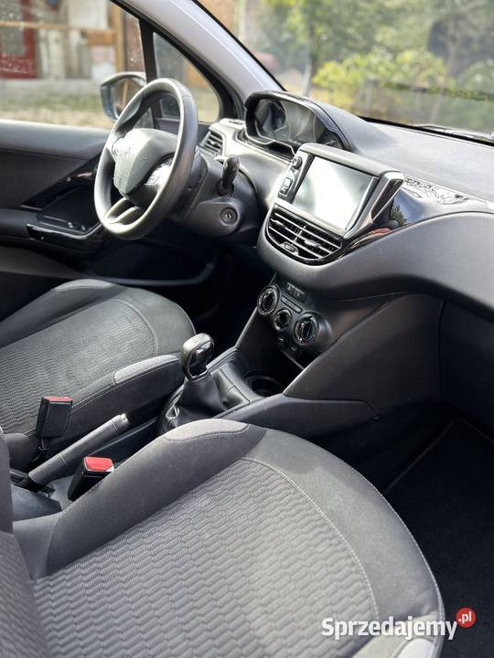 Peugeot 208 AdBlue sprzedam gniazdo AUX