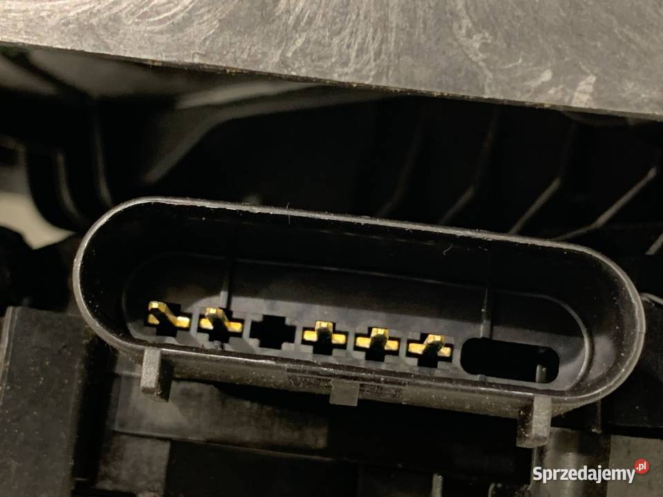 ZAMEK DRZWI LEWY PRZÓD VOLVO V60 I Kombi