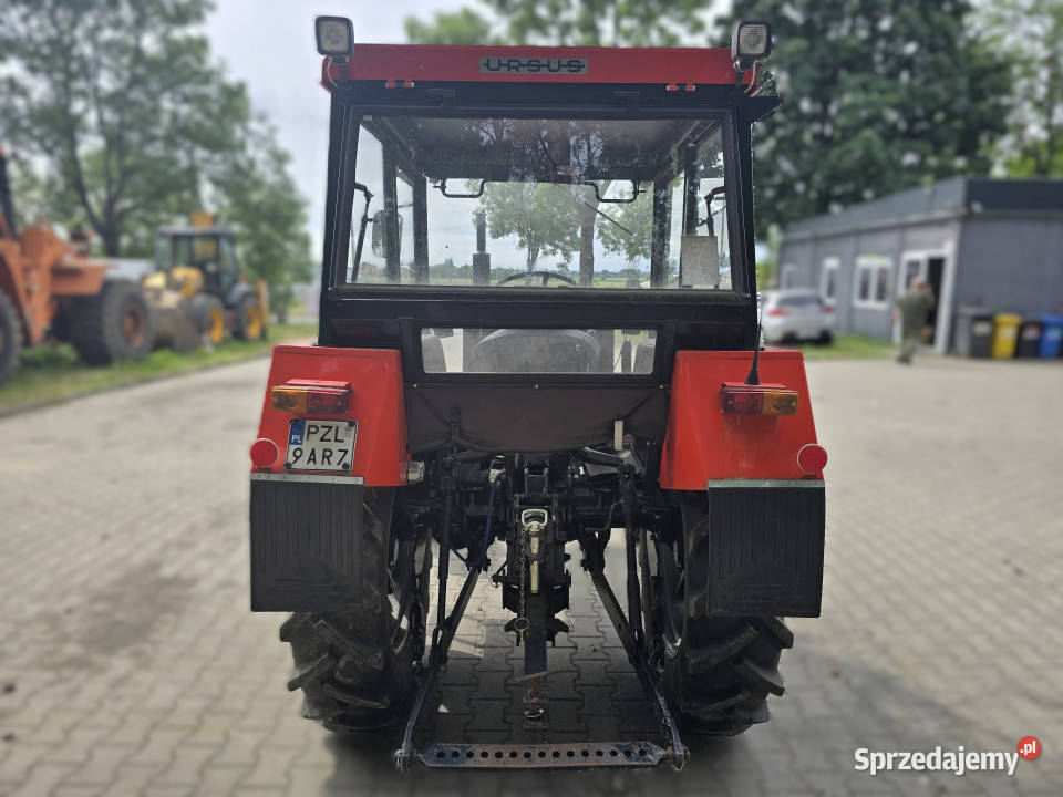 Ciągnik URSUS C330 z kabiną Tarnówek