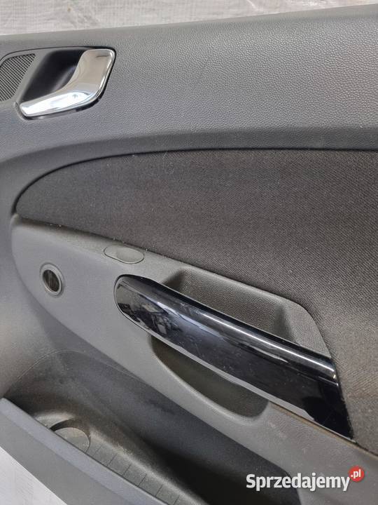 BOCZEK TAPICERKA DRZWI PRAWY PRZÓD OPEL CORSA D osobowe sprzedam