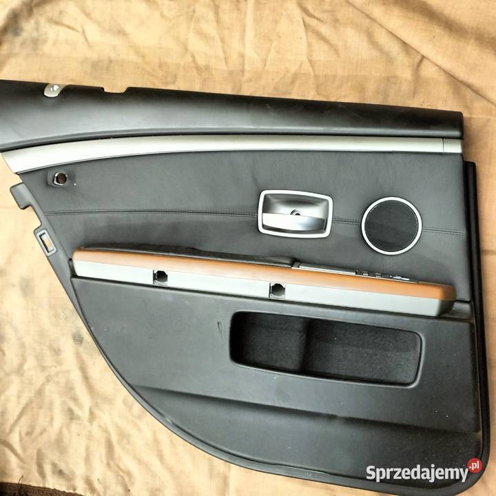 Boczek drzwi lewy tył BVMW E65 czarna skóRa Poręba