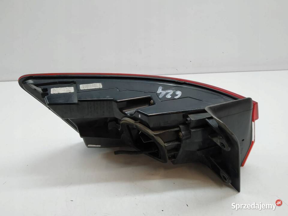 LAMPA TYŁ PRAWA EUROPA KOMBI 3V9945208 Skoda sprzedam
