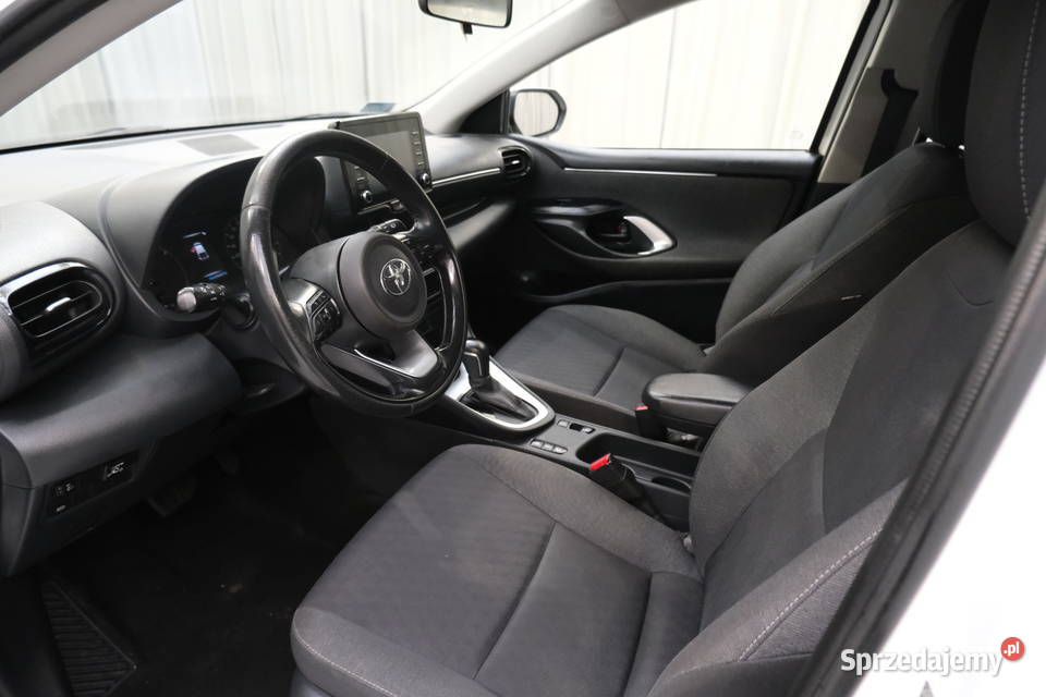 TOYOTA YARIS 2021 149000 ccm 80 236646km Ursynów