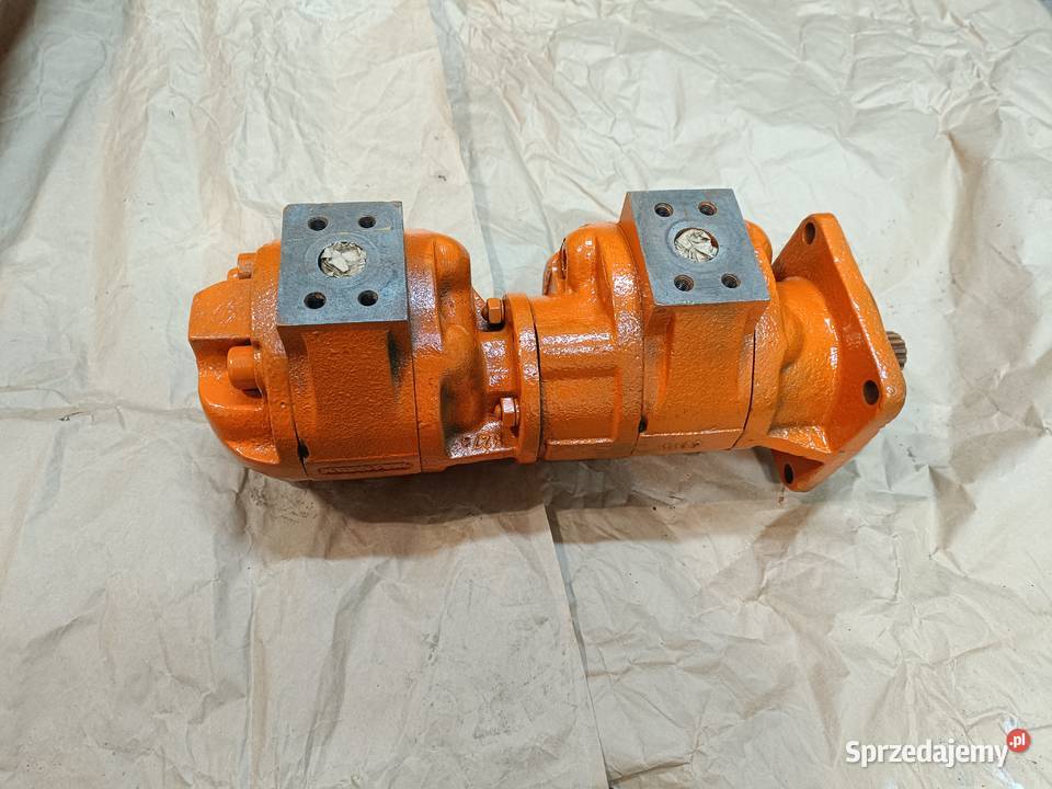 Pompy hydrauliczne z koparki Waryński podwójne Krzepice