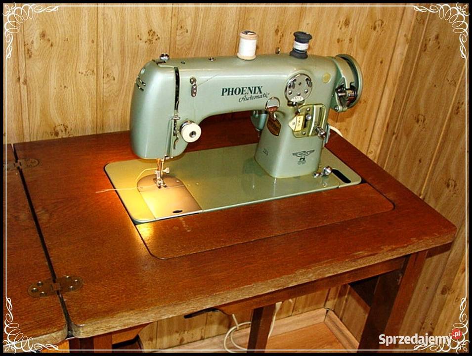 Stara maszyna do szycia Phoenix w oryginalnym