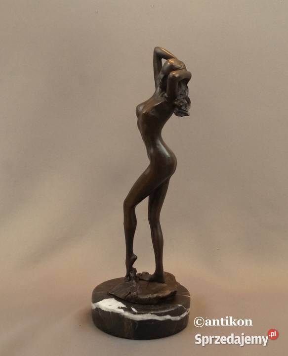 Dziewczyna z brązu rzeźba duża Gdańsk