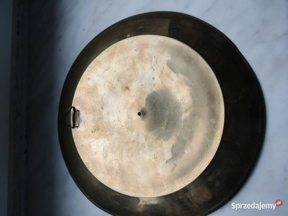 Mosiężny talerz z zawieszką metal kwiaty zachodniopomorskie Choszczno