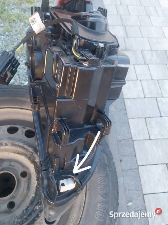 Volvo S60 V60 polift lampa przednia lewa HAL USA Domaniów
