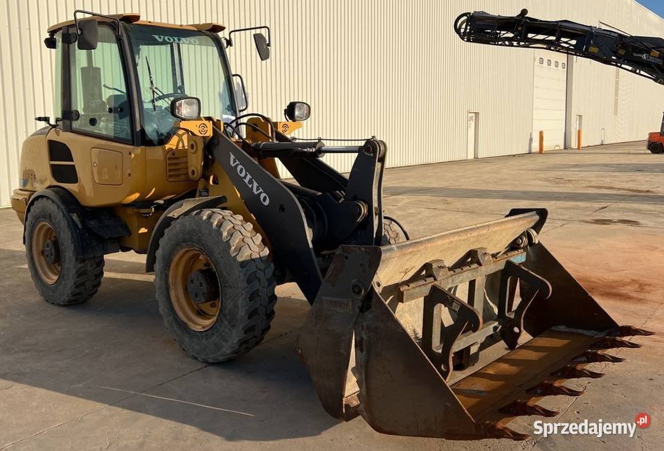 Ładowarka kołowa Volvo L28 F 2018 6 ton L25 L30F 2320h Kraków