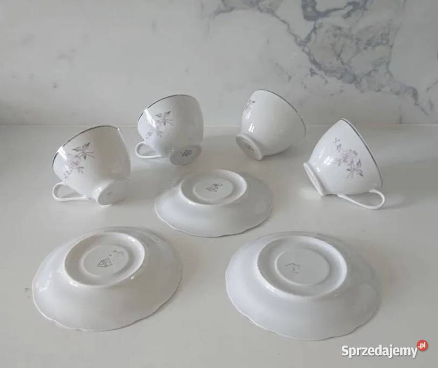 Serwis śniadaniowy porcelana Ćmielów z lat PRLu łódzkie