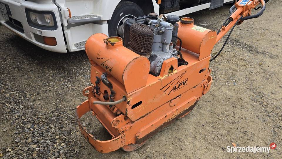 Bomag walec z funkcją wibrowania zageszczarka Jałowęsy