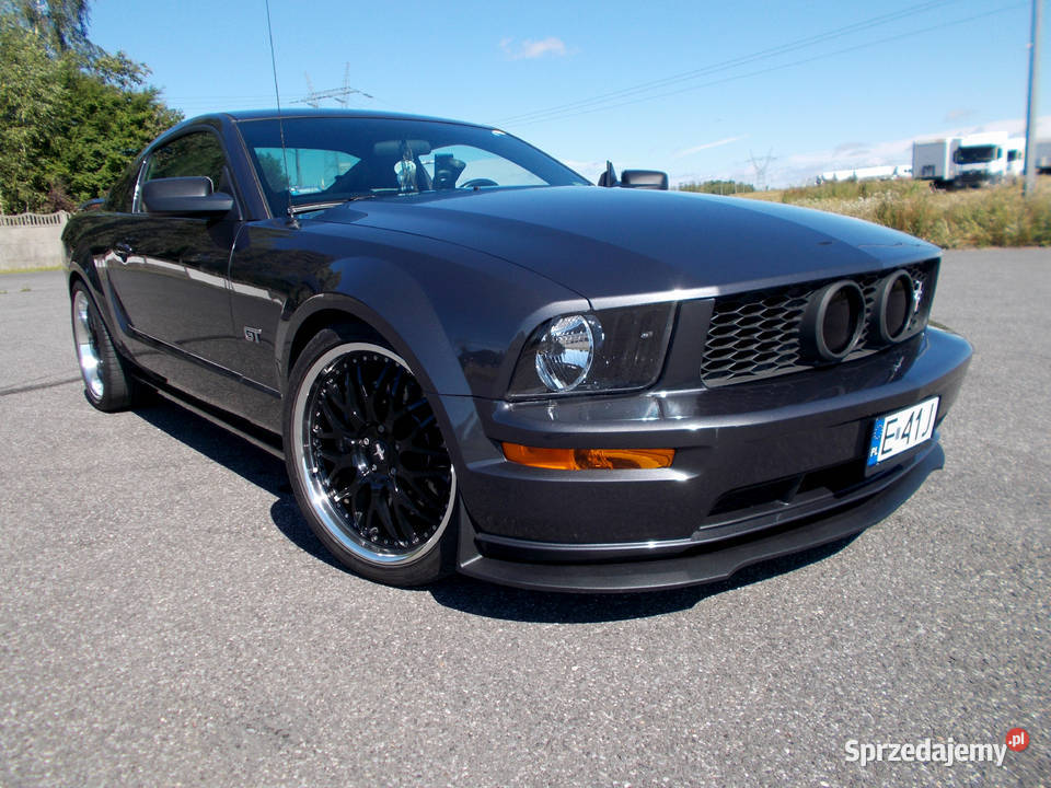 Mustang GT w fajnym stanie po modach