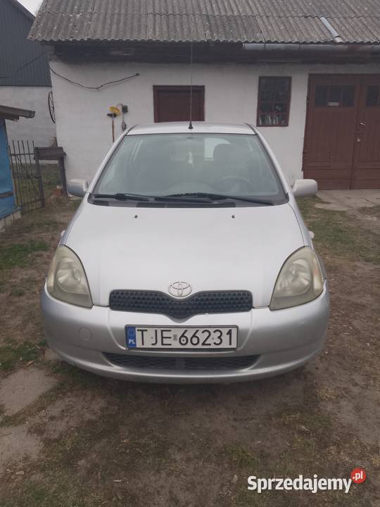 Auto używane Toyota Yaris rocznik 2002 Grązów sprzedam