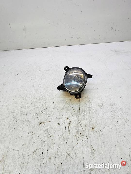 HALOGEN PRAWY PRZÓD AUDI A4 B8 A5 8T 8T0941700 Przystajń sprzedam
