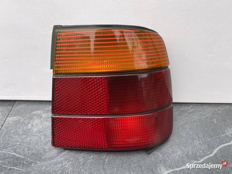 BMW E34 SEDAN PRAWA LAMPA TYŁ Ostroróg