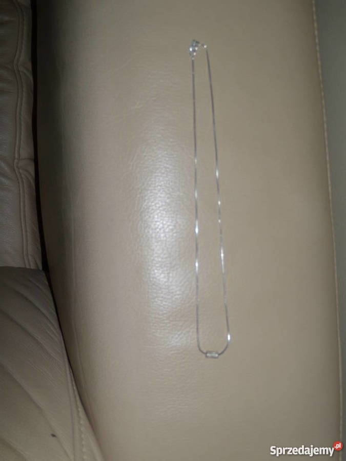 Srebrna zawieszka na srebrnym łańcuszku