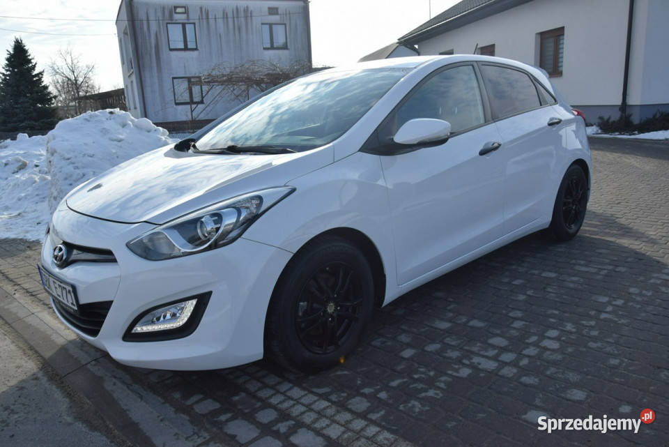 Hyundai i30 14B 2015r Navi Kamera 121 serwisowany w ASO Majdan Sieniawski sprzedam