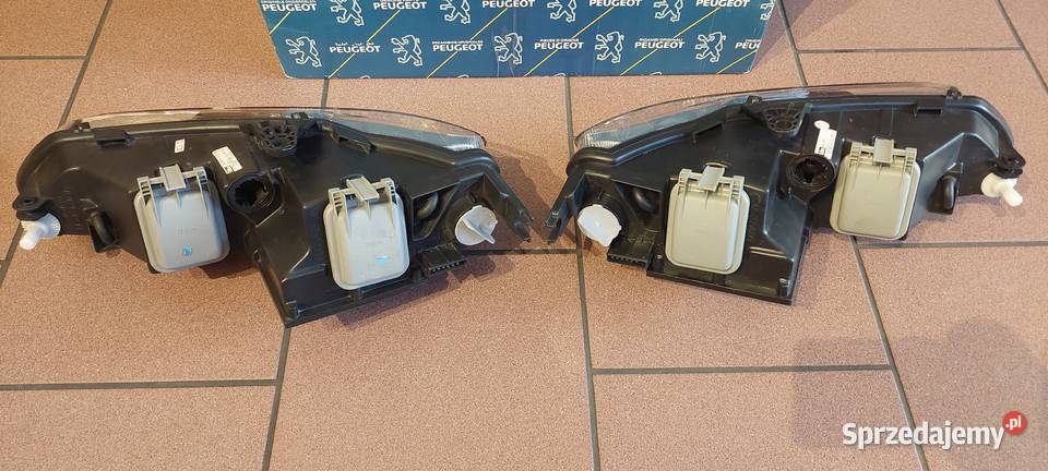 Komplet nowych reflektorów do Peugeot 406 coupe Motoryzacja śląskie
