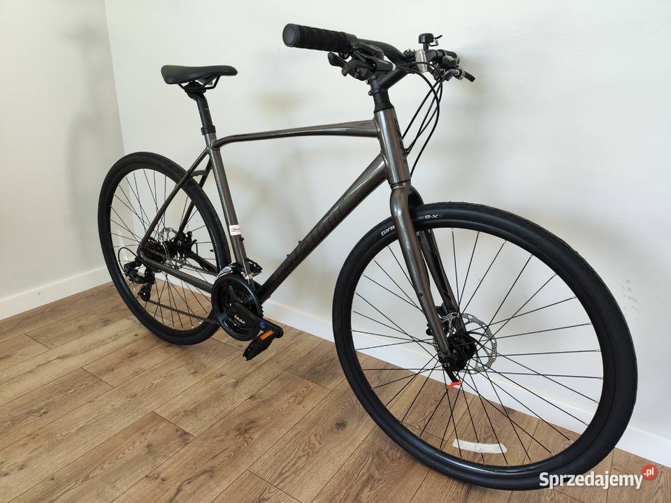 Rower hybrydowy Giant Escape L 2024 Trekkingowe Kańczuga