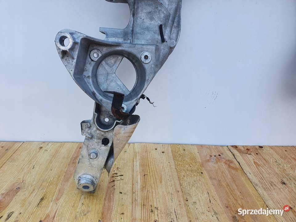 BMW F01 750 i 44 BITURBO SANKI BELKA POD SILNIK Zawieszenie silnika Rudka