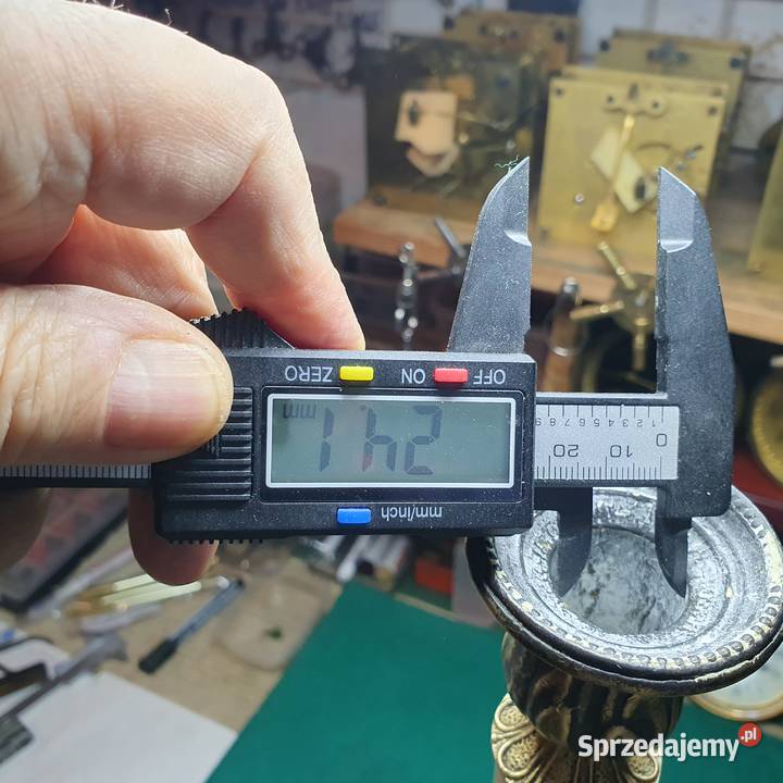 Duża kamienna podstawa do lampy naftowej