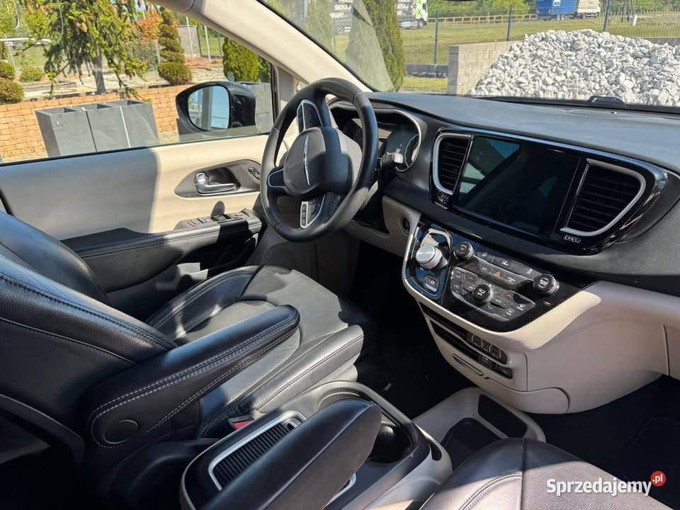Chrysler Pacifica 36 Benzyna 291 2022r Laskowiec
