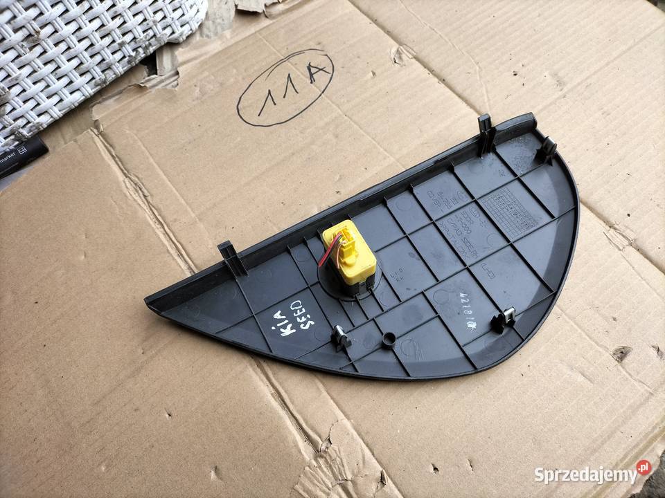 KIA CEED TRÓJKĄT OSŁONA DESKI KONSOLI PRAWA Kamień-Kolonia