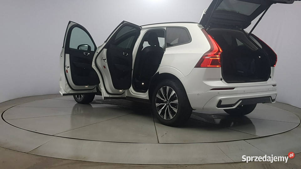 Volvo XC 60 B5 D AWD Plus Dark Z Polskiego Samochody osobowe Warszawa