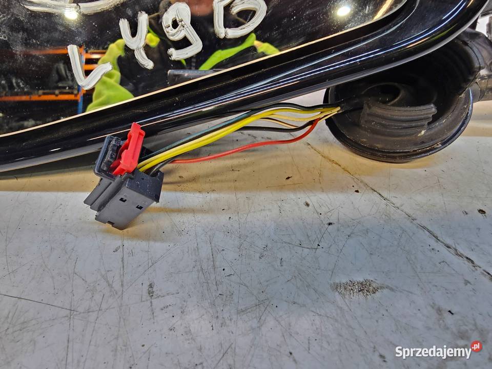 LUSTERKO LEWY PRZÓD AUDI A3 8P LIFT LY9B 6PIN UK osobowe Przystajń sprzedam