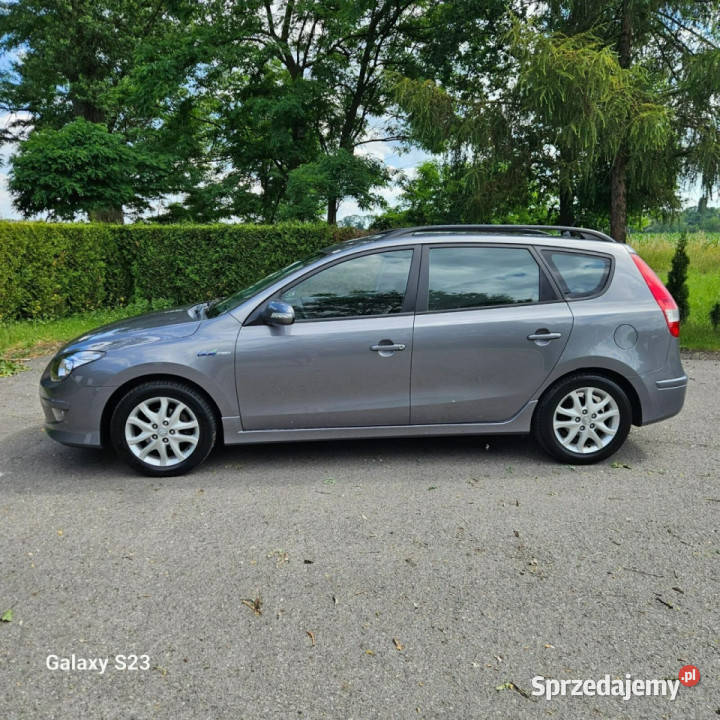 Hyundai i30 Hyundai i30 i30cw 14 blue Comfort I