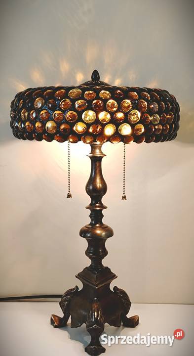 Piękna lampa witrażowa ze szklanych kaboszonów Wysoka