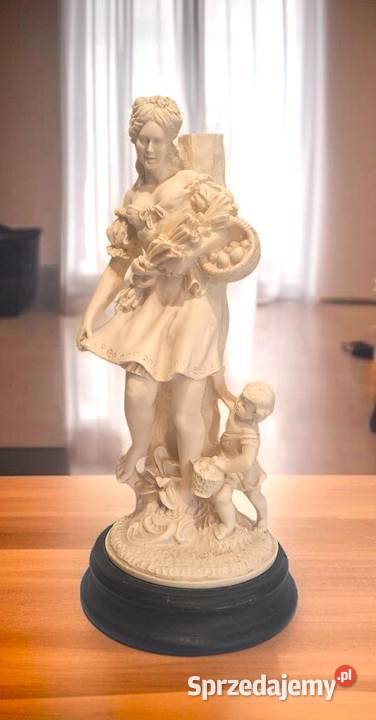 figura kobiety z małym dzieckiem alabaster Warszawa