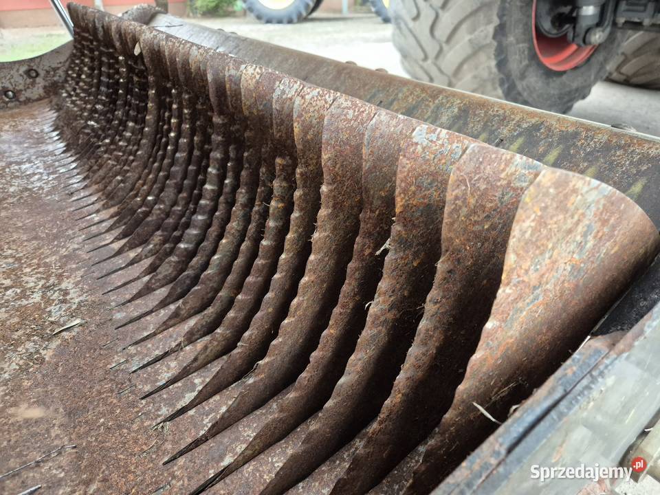 Claas Cargos 8400 przyczepa samozbierająca Rolnictwo Dziwie