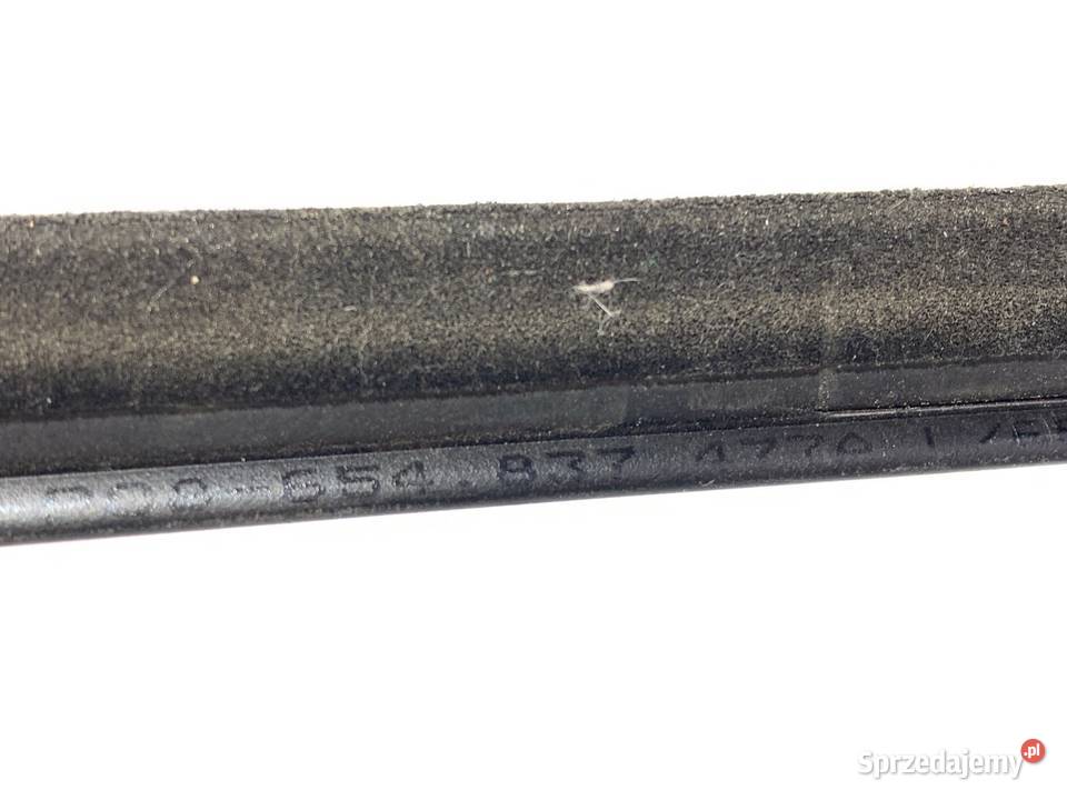 LISTWA ZGARNIAJĄCA PRZÓD PRAWY SKODA KAMIQ osobowe