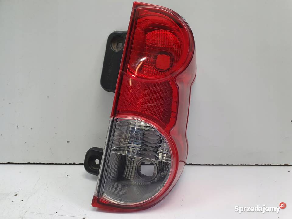 Nissan NV200 TYLNA LAMPA PRAWA prawy tył osobowe Janów