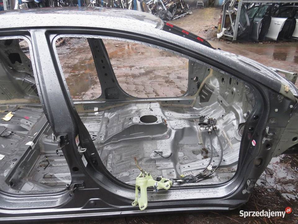 PRÓG SŁUPEK PRAWY BOK NH737M CIVIC IX HB sprzedam