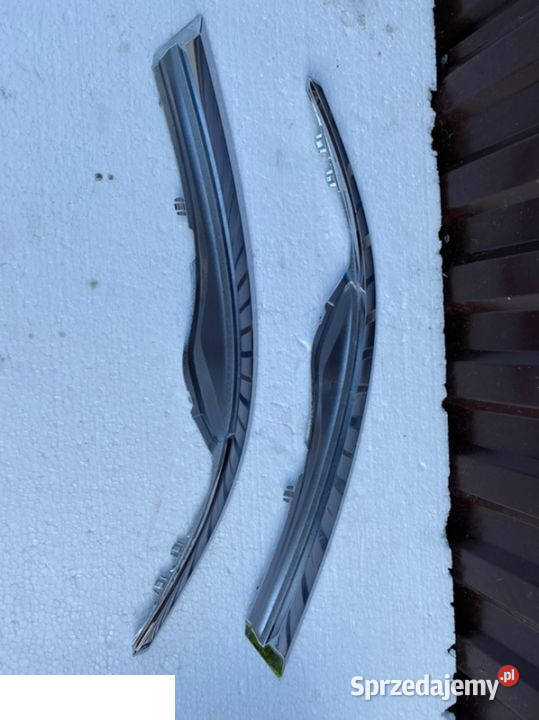 Toyota Auris listwa chrom reflektora przód Kozubszczyzna sprzedam