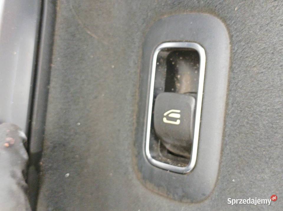 TAPICERKA BOCZEK LEWY TYŁ SEDAN BURMESTER