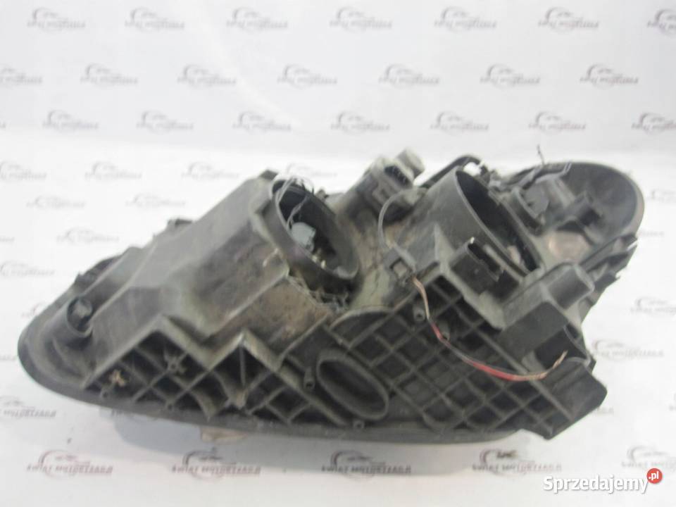 QASHQAI I J10 LIFT 11r lampa prawy przód