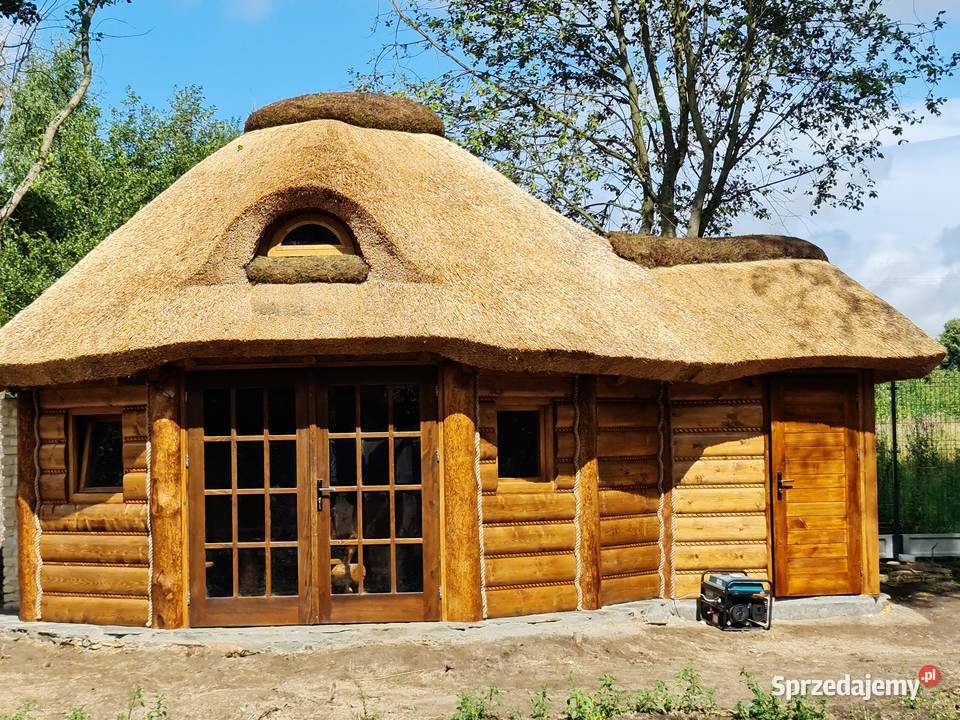 Altany domki dachy kryte trzciną strzechą Podlesie