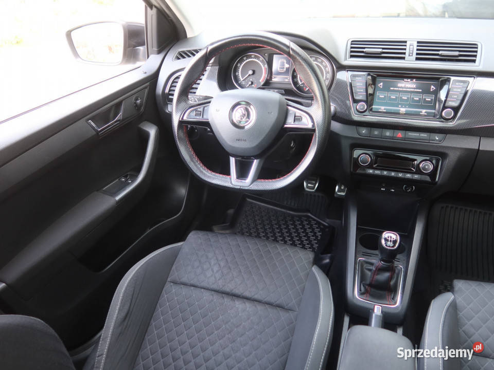 Skoda Fabia 10 TSI czujnik parkowania