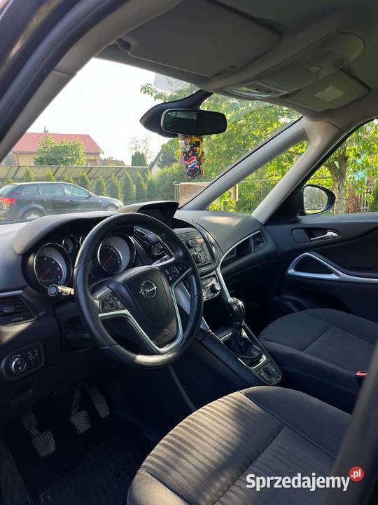 Opel Zafira C Tourer gniazdo USB Skrudki