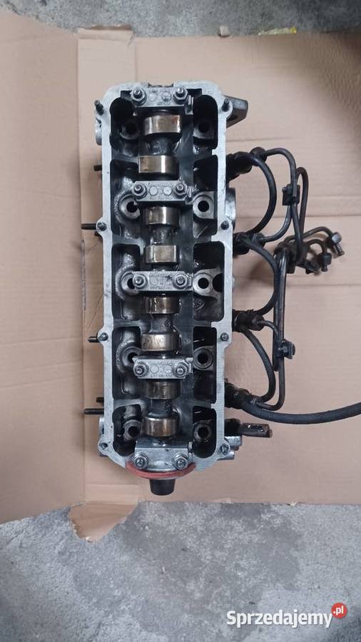 GŁOWICA CYLINDRÓW VW T3 16D GOLF II 068103373m osobowe Rakoniewice