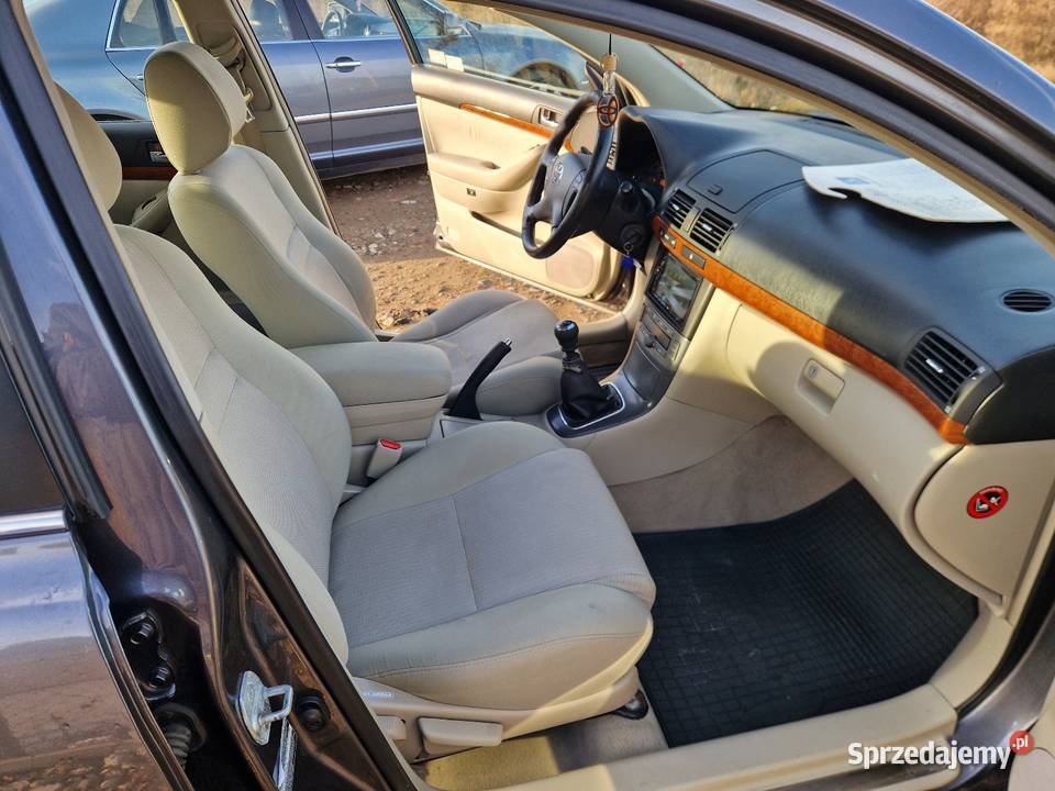 Toyota Avensis Salon Raty Zamiana manualna Nasielsk