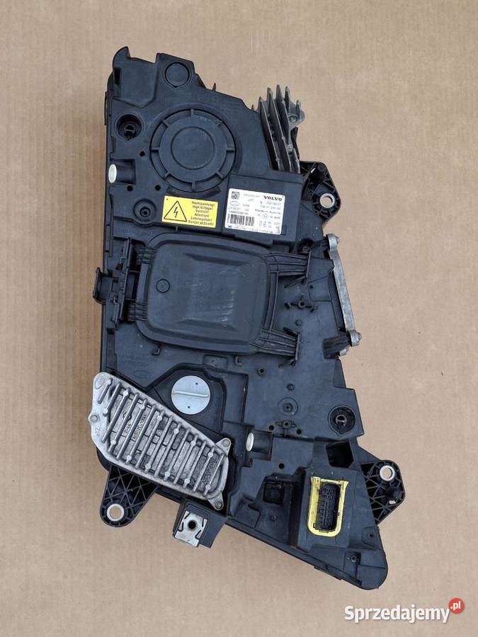 VOLVO FH4 FH 4 REFLEKTOR PRAWY BIXENON LAMPA Bieleń sprzedam